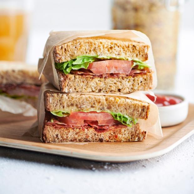 BLT sandwich (Bacon – Lettuce – Tomatoes)